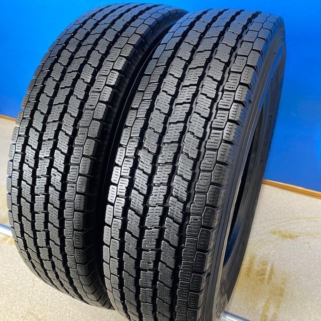 165/80R14 97/95N LT (165R14 8PRと同様)スタッドレスタイヤ 165/80R14 97/95N LT (165R14 8PRと同様)スタッドレスタイヤ