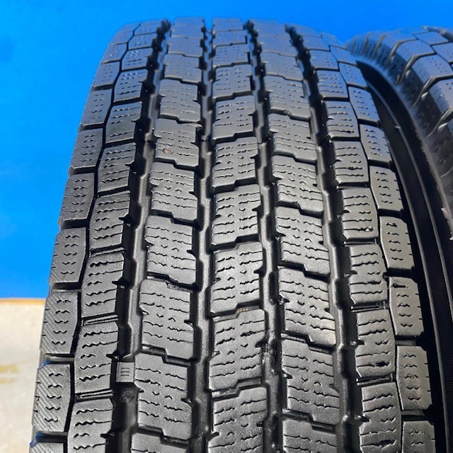165/80R14 97/95N LT (165R14 8PRと同様)スタッドレスタイヤ 165/80R14 97/95N LT (165R14 8PRと同様)スタッドレスタイヤ