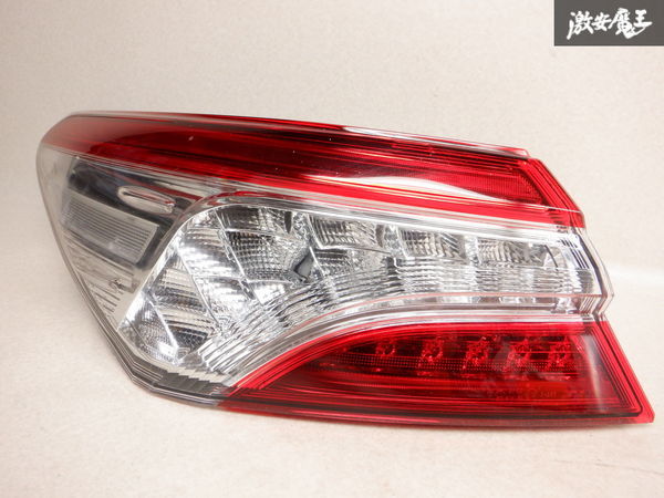 トヨタ 純正 AXVH70 AXVH75 カムリ 前期 LED テールライト