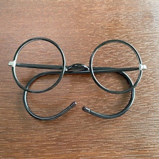 アンティーク 未使用 希少 デッドストック 一山式 黒縁 丸眼鏡 セル巻 縄手 テンプル メガネフレーム クロームメッキ 昭和レトロ 大正