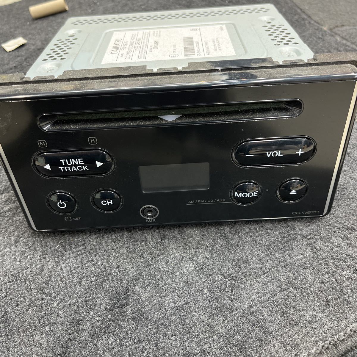 ダイハツ 純正 コンポ オーディオ　新車外し ダイハツ純正 CDデッキ 純正オーディオ 新車外し 動作確認済み