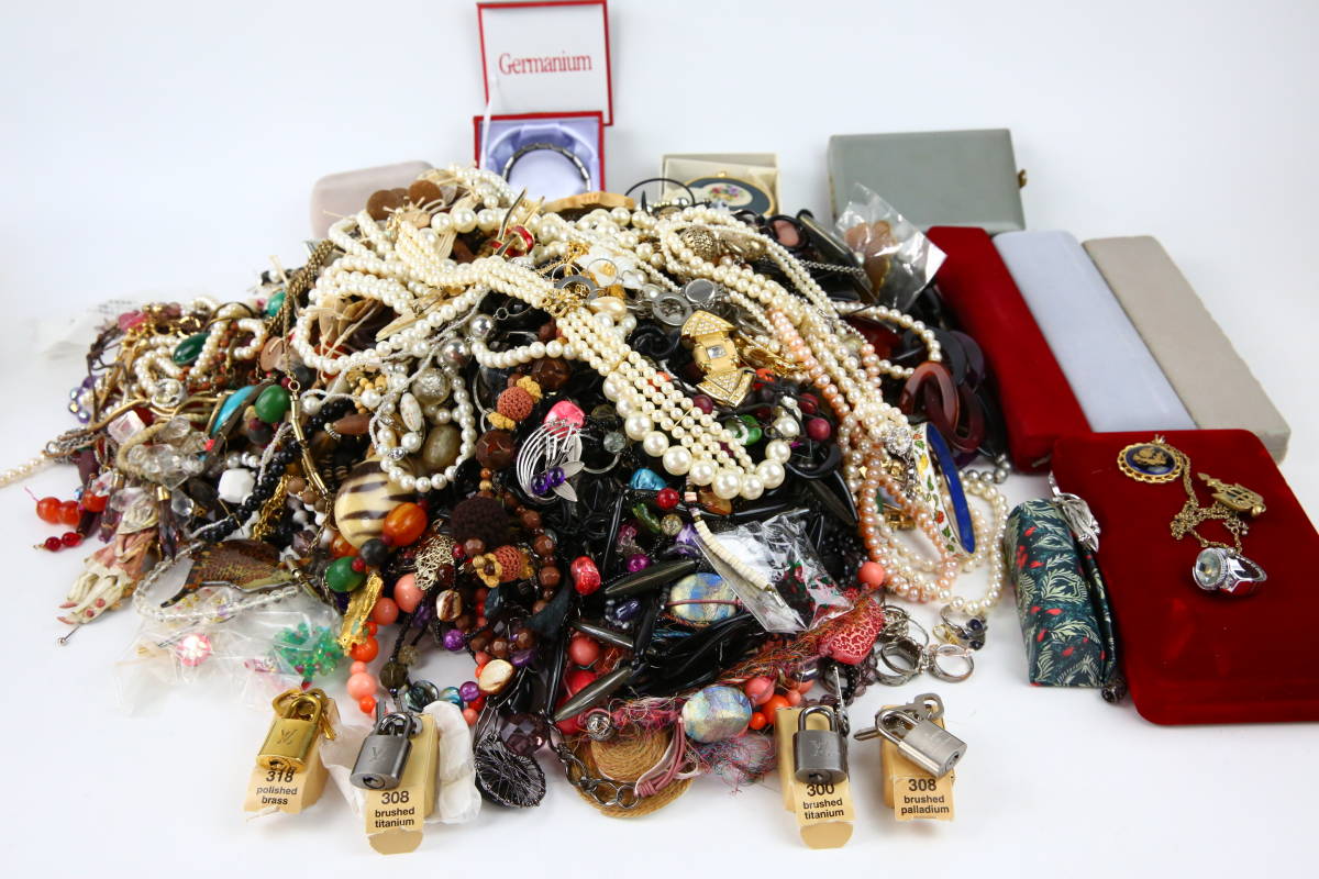 A10127] ☆1円〜【10kg超】現状品 アクセサリー 山売り ブランド品 