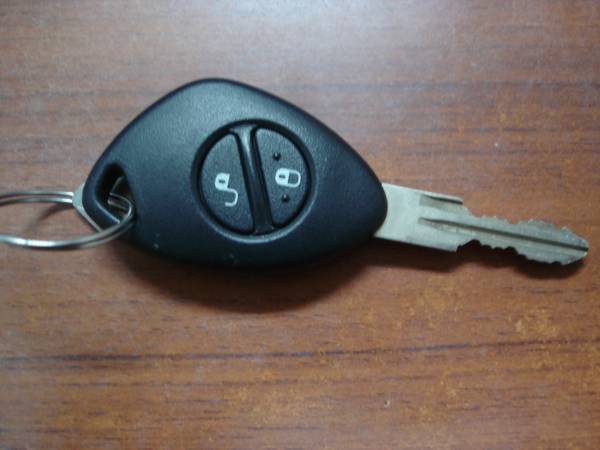 スバル　ステラ　リモコンキー　中古美品_1