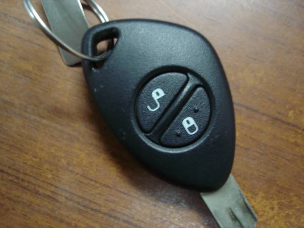 スバル　ステラ　リモコンキー　中古美品_3