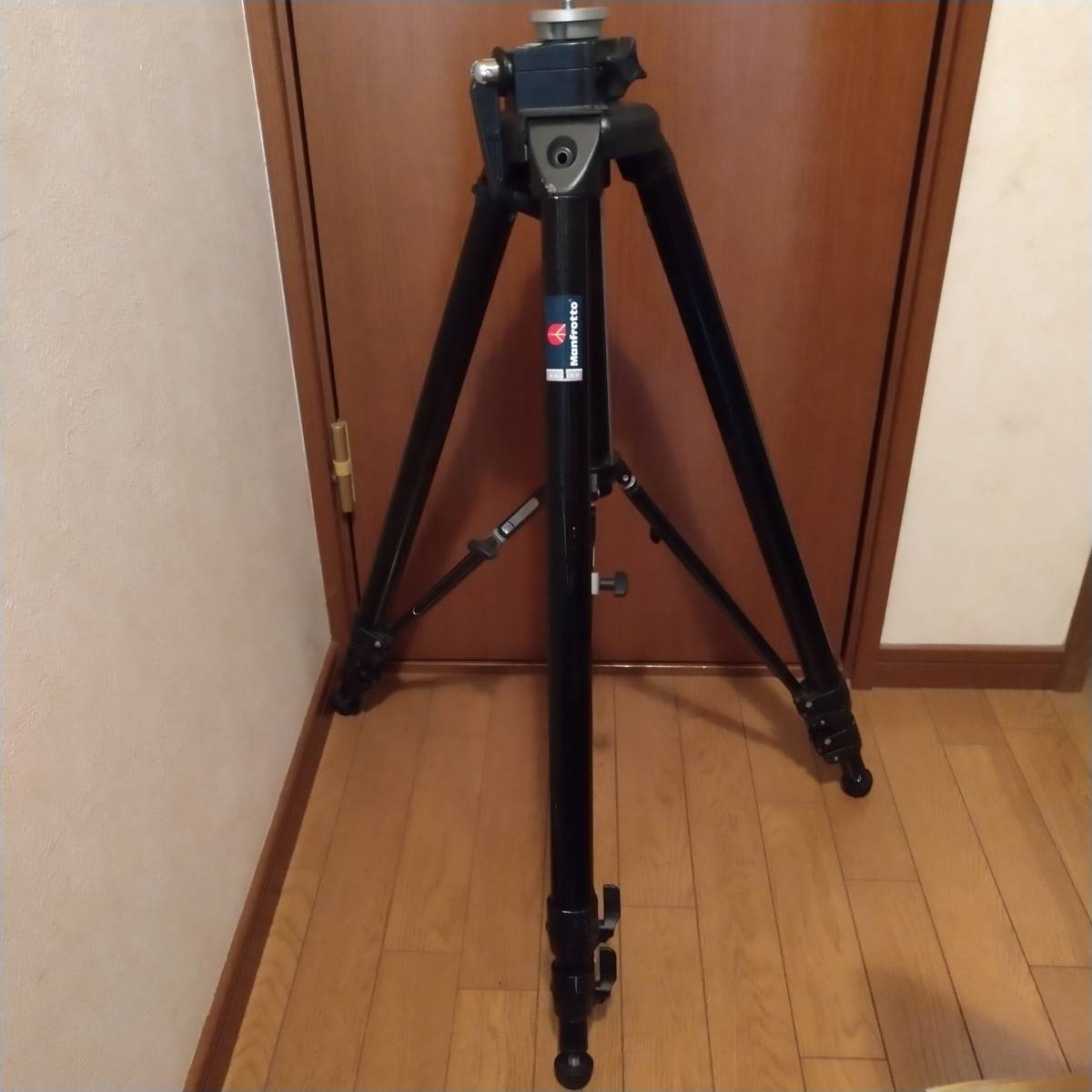 ☆☆MANFROTTO マンフロット075B 大型プロ三脚☆☆ 良品中古】☆Manfrotto マンフロット 075B プロ用カメラ三脚 ☆動作品