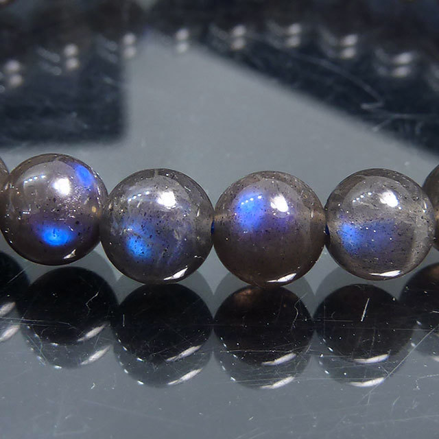 ブラックムーンストーンの値段と価格推移は 71件の売買情報を集計したブラックムーンストーンの価格や価値の推移データを公開