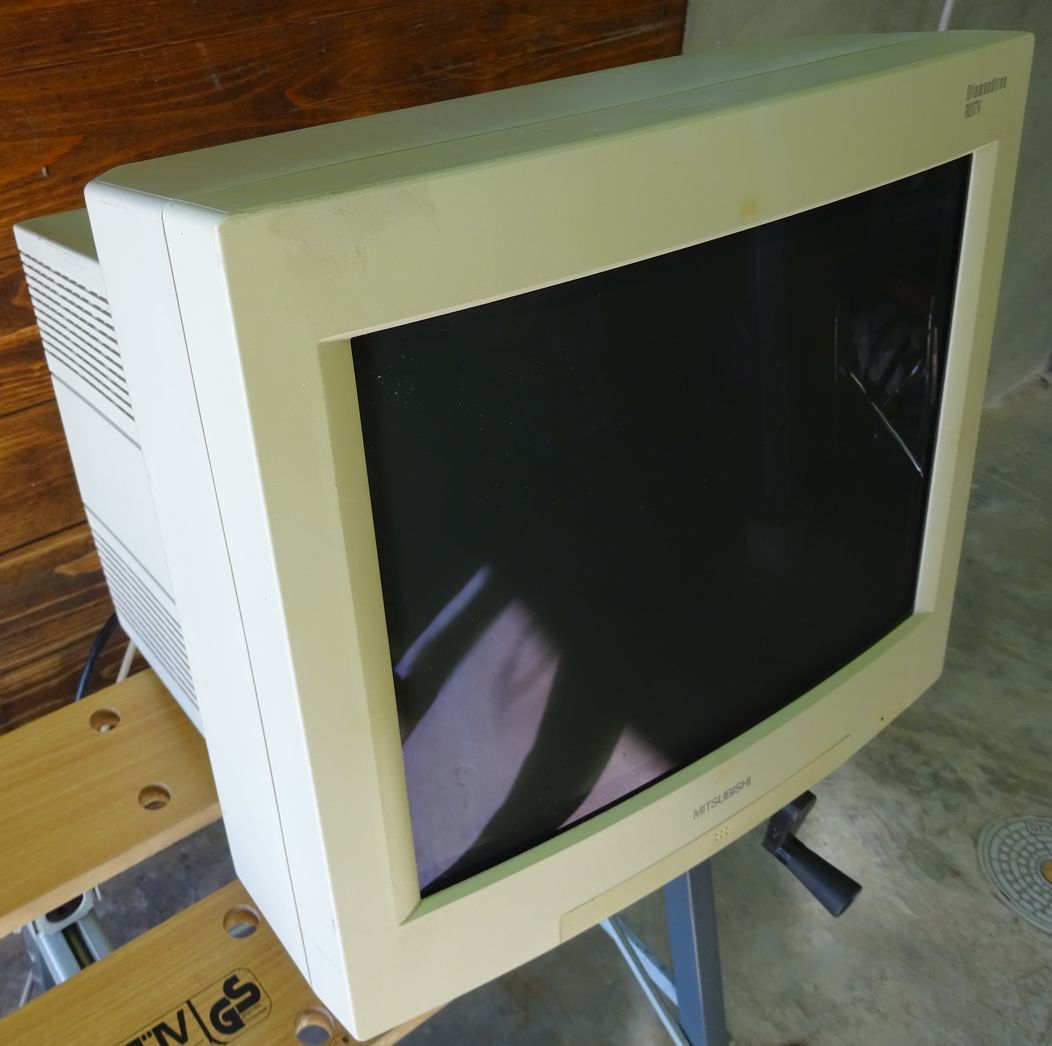 □三菱 17型 カラー ディスプレイ モニター RD17V CRT 動作品
