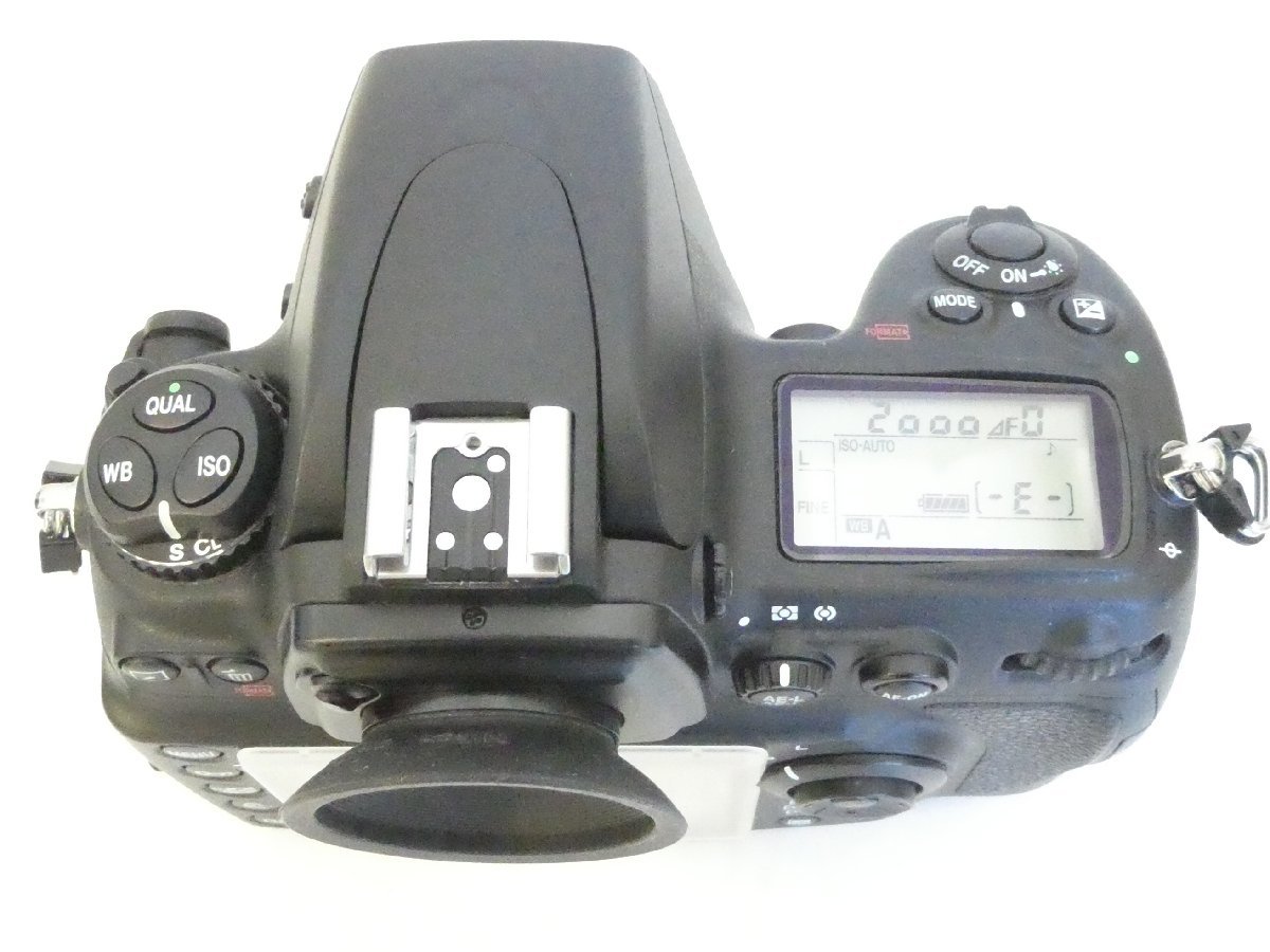 □ Nikon ニコン D700 ボディ デジタル 一眼レフカメラ / MB-D10