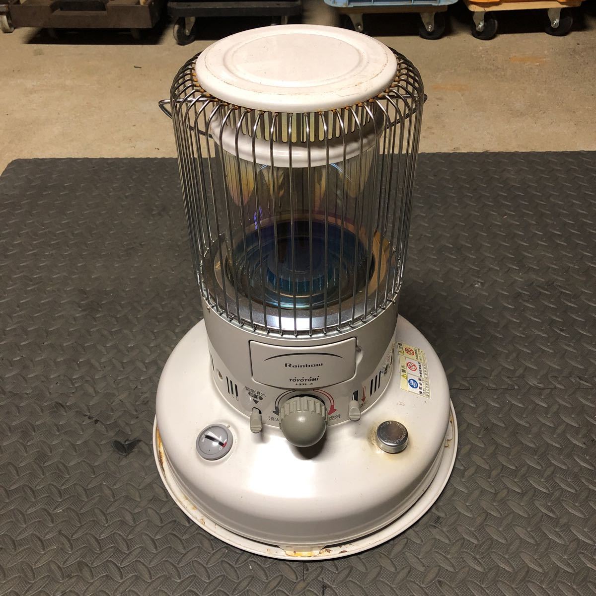 トヨトミ TOYOTOMI レインボーストーブ 石油ストーブ RB-25F 燃焼