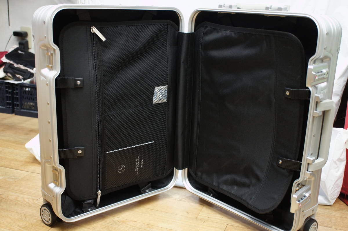 ⭐︎Toshiメルセデス・ベンツ アルミスーツケース 32L 非売品 未使用 ⭐︎Toshiメルセデス・ベンツ アルミスーツケース 32L 非売品 未
