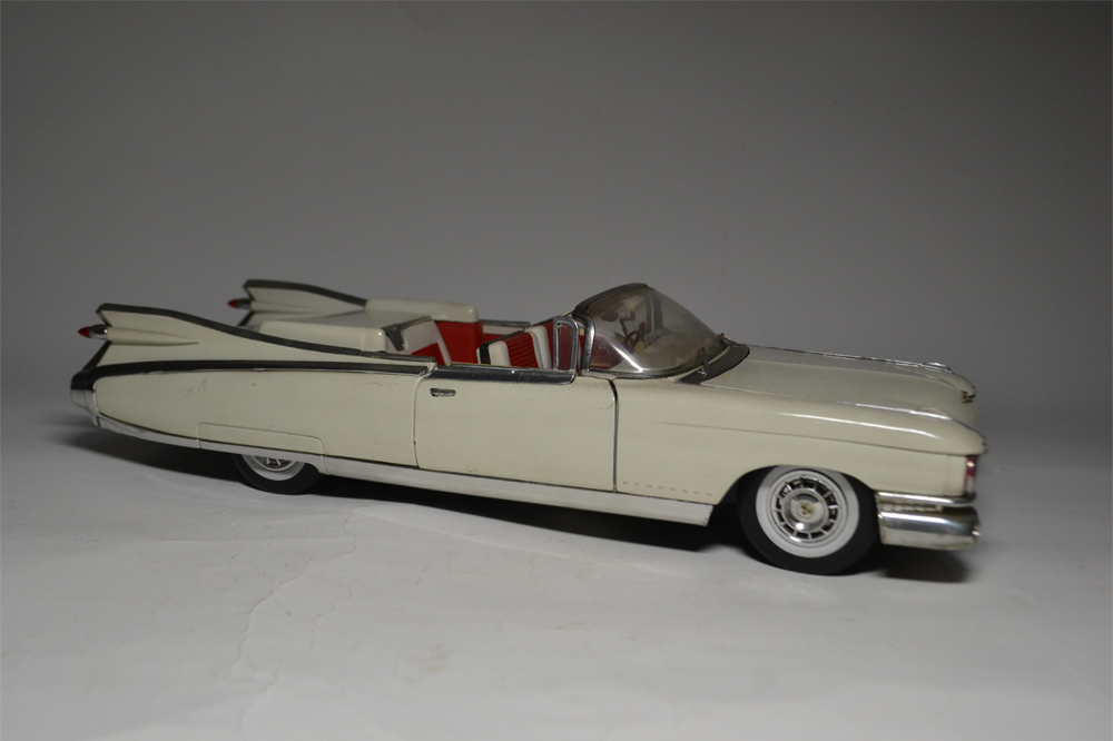 定番，新作 Maisto 1/18 CADILLAC 1959 ミニカー 玩具(マイスト)｜売買されたオークション情報、yahooの商品情報をアーカイブ公開 - オークファン マイスト