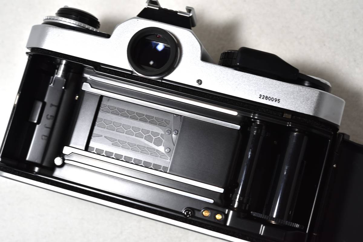 美品】Nikon ニコンFE2 シルバー 清掃・整備・モルト交換済でさらに 