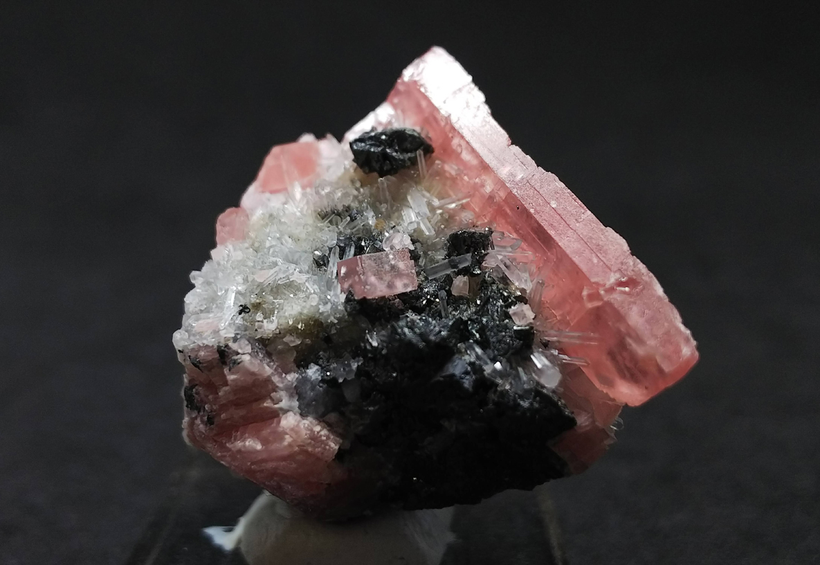 ロードクロサイト＆クォーツ 菱マンガン鉱＆水晶 結晶 原石 標本 約