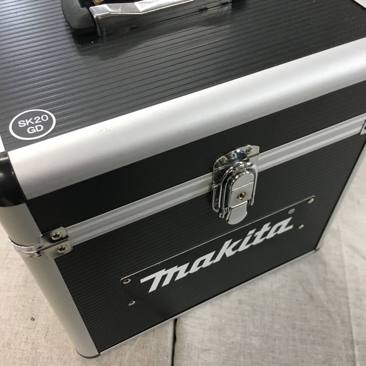 マキタ makita | 充電式屋内・屋外兼用墨出し器 マキタ(Makita) 屋内外兼用墨出し器 バッテリ・充電器別売 屋内・屋外兼用 高 赤色レーザー SK40GD レーザー墨出器 (マキタ) SK507GDZN 買取実績マキタ ろく