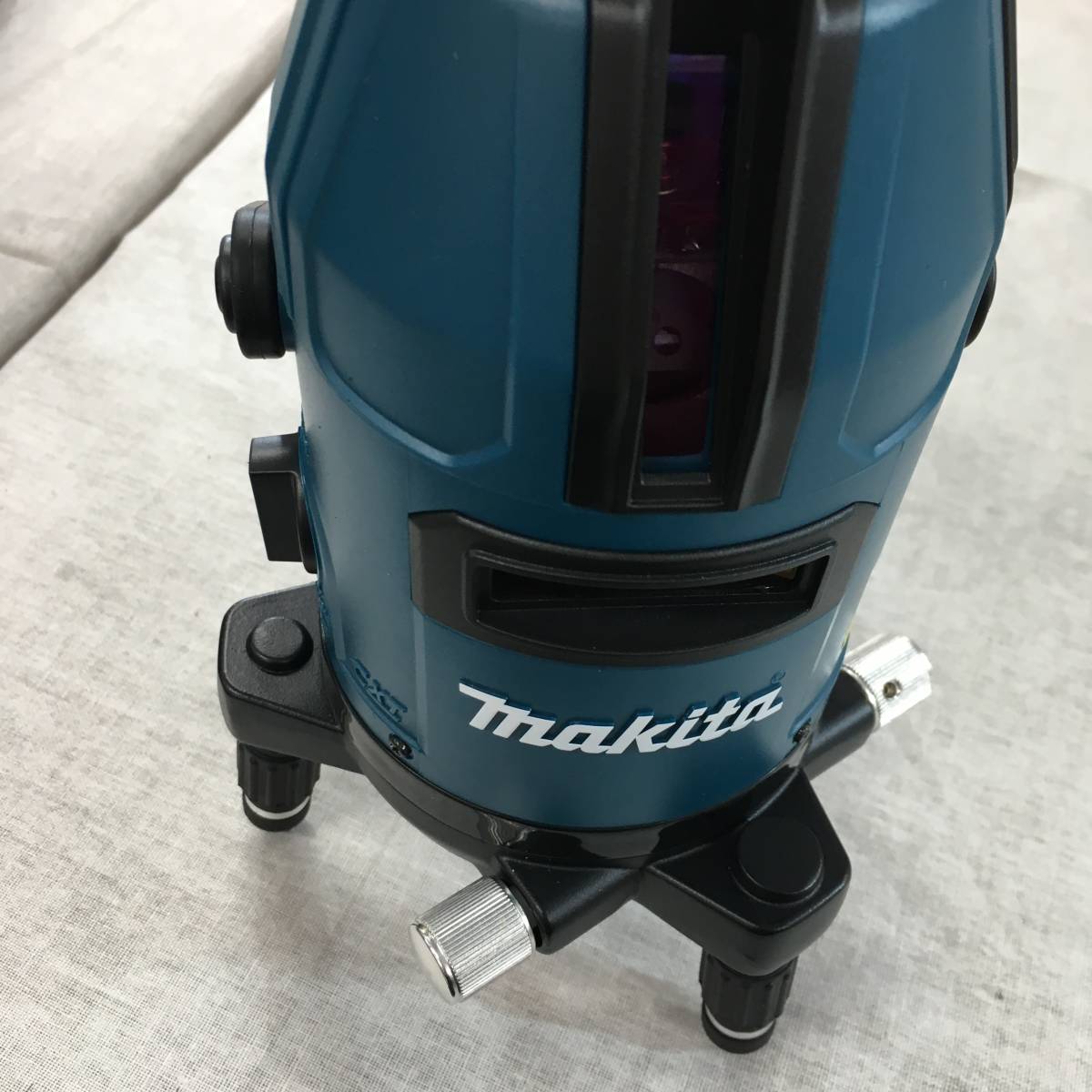 マキタ makita | 充電式屋内・屋外兼用墨出し器 マキタ(Makita) 屋内外兼用墨出し器 バッテリ・充電器別売 屋内・屋外兼用 高 赤色レーザー SK40GD レーザー墨出器 (マキタ) SK507GDZN 買取実績マキタ ろく