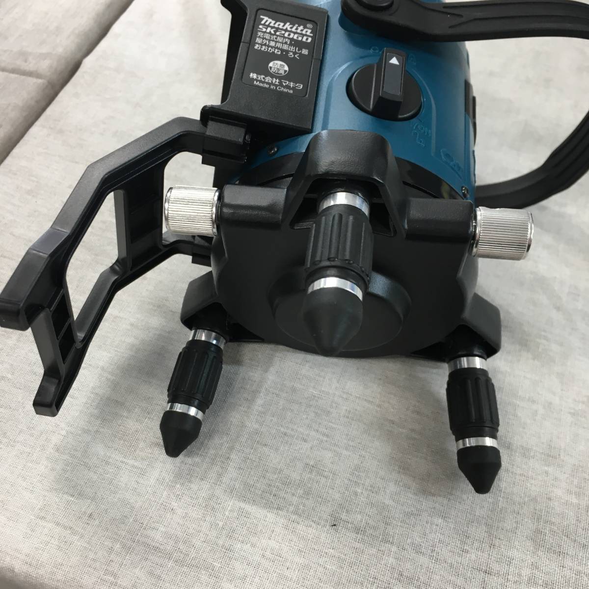 マキタ makita | 充電式屋内・屋外兼用墨出し器 マキタ(Makita) 屋内外兼用墨出し器 バッテリ・充電器別売 屋内・屋外兼用 高 赤色レーザー SK40GD レーザー墨出器 (マキタ) SK507GDZN 買取実績マキタ ろく