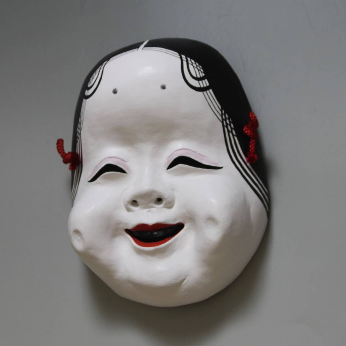 彩] おかめ面 お多福 「福を招く笑顔」 タテ約：20.5cm 乾漆？ 商売