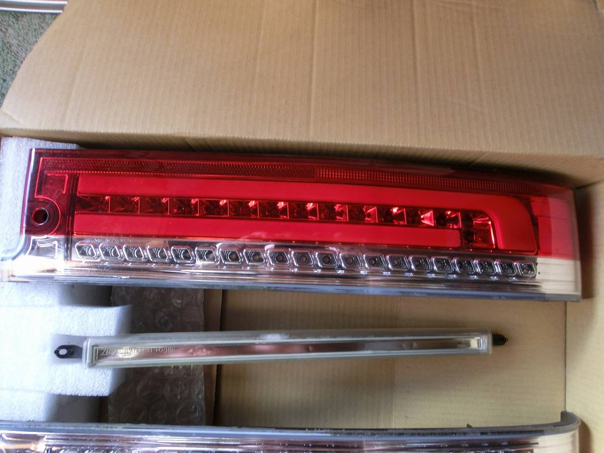 DAIHATSU オールLEDテールランプ アトレーワゴン オールLED