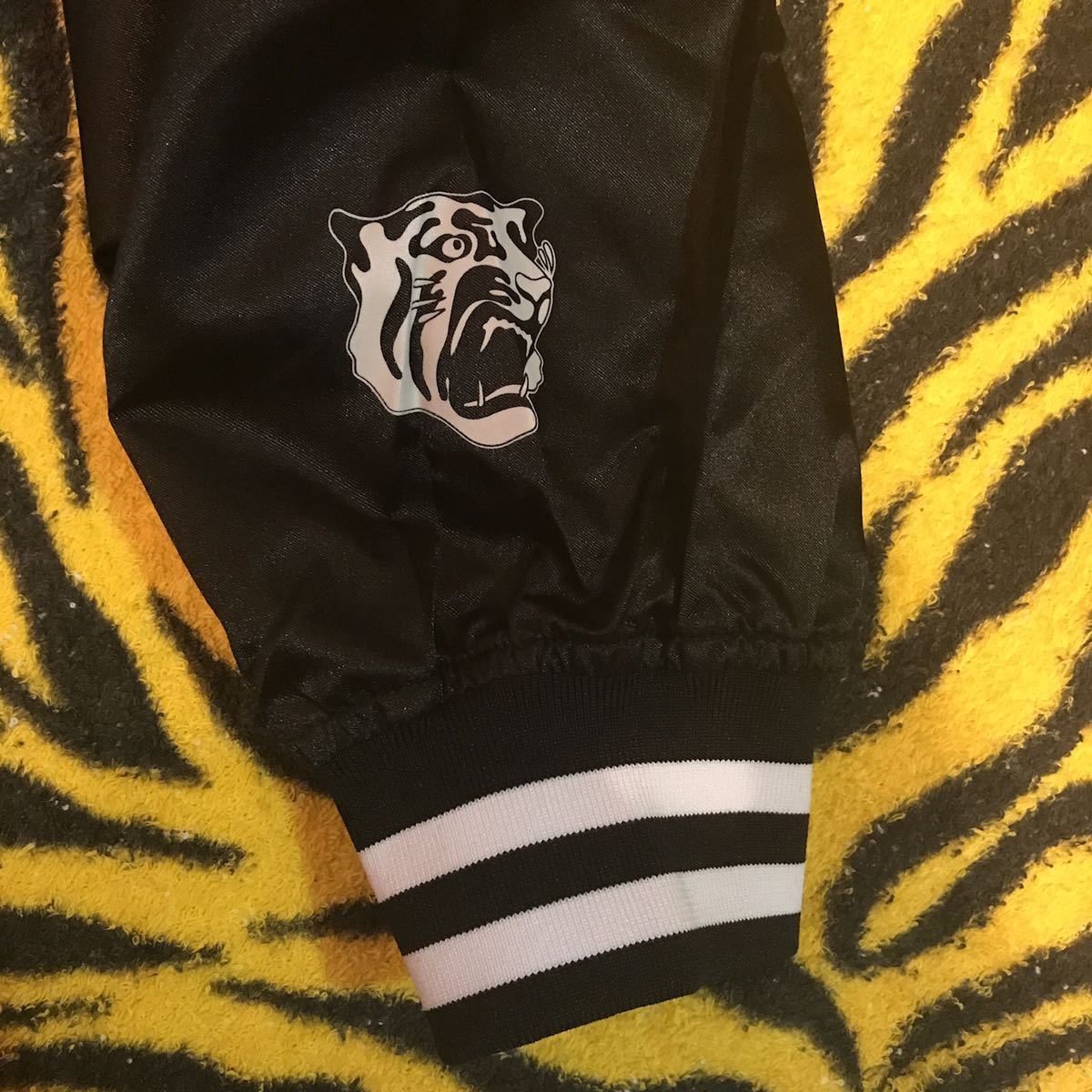 阪神タイガース革スタジアムジャンパー 阪神タイガース革スタジアム