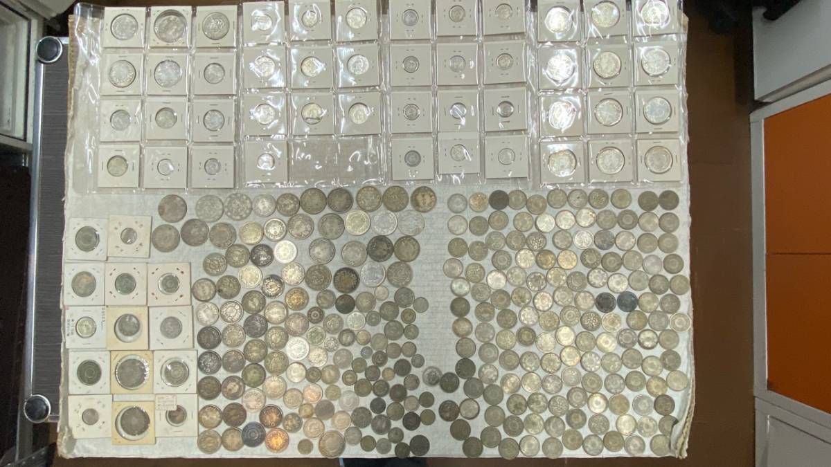 古銭 銀貨 まとめ 超大量 旭日 竜 小型 50銭 20銭 10銭 1.6kg以上 昔のお金 貨幣 アンティーク 骨董品 戦前 明治 大正 昭和 近代 /A1263 旭日 古銭 旭日竜 23枚 M37802☆古銭 ミスターコインズ