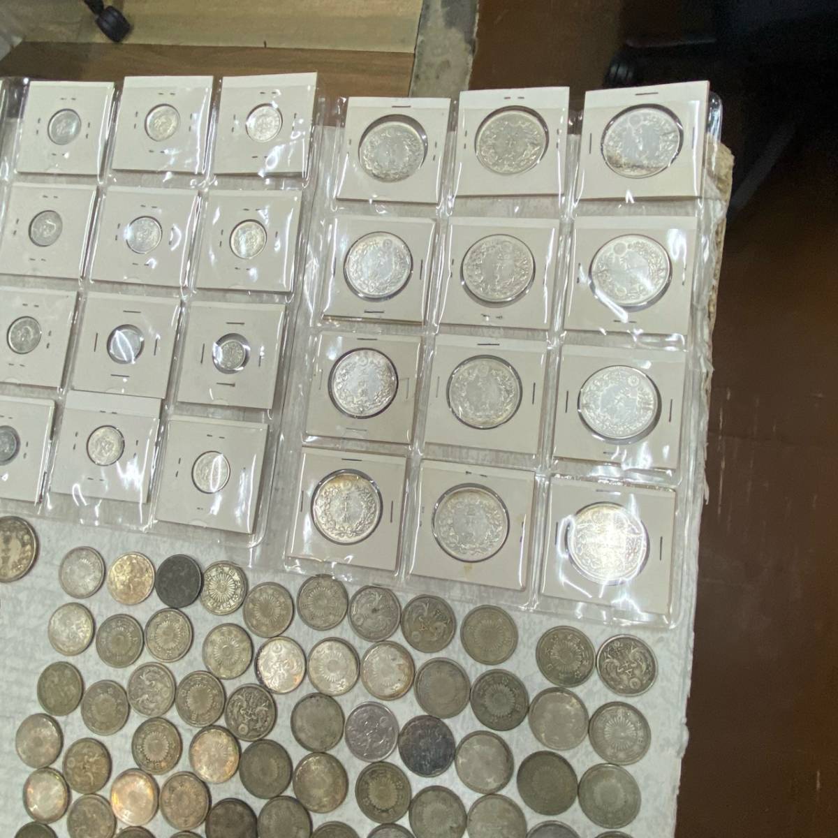 古銭 銀貨 まとめ 超大量 旭日 竜 小型 50銭 20銭 10銭 1.6kg以上 昔のお金 貨幣 アンティーク 骨董品 戦前 明治 大正 昭和 近代 /A1263 旭日 古銭 旭日竜 23枚 M37802☆古銭 ミスターコインズ