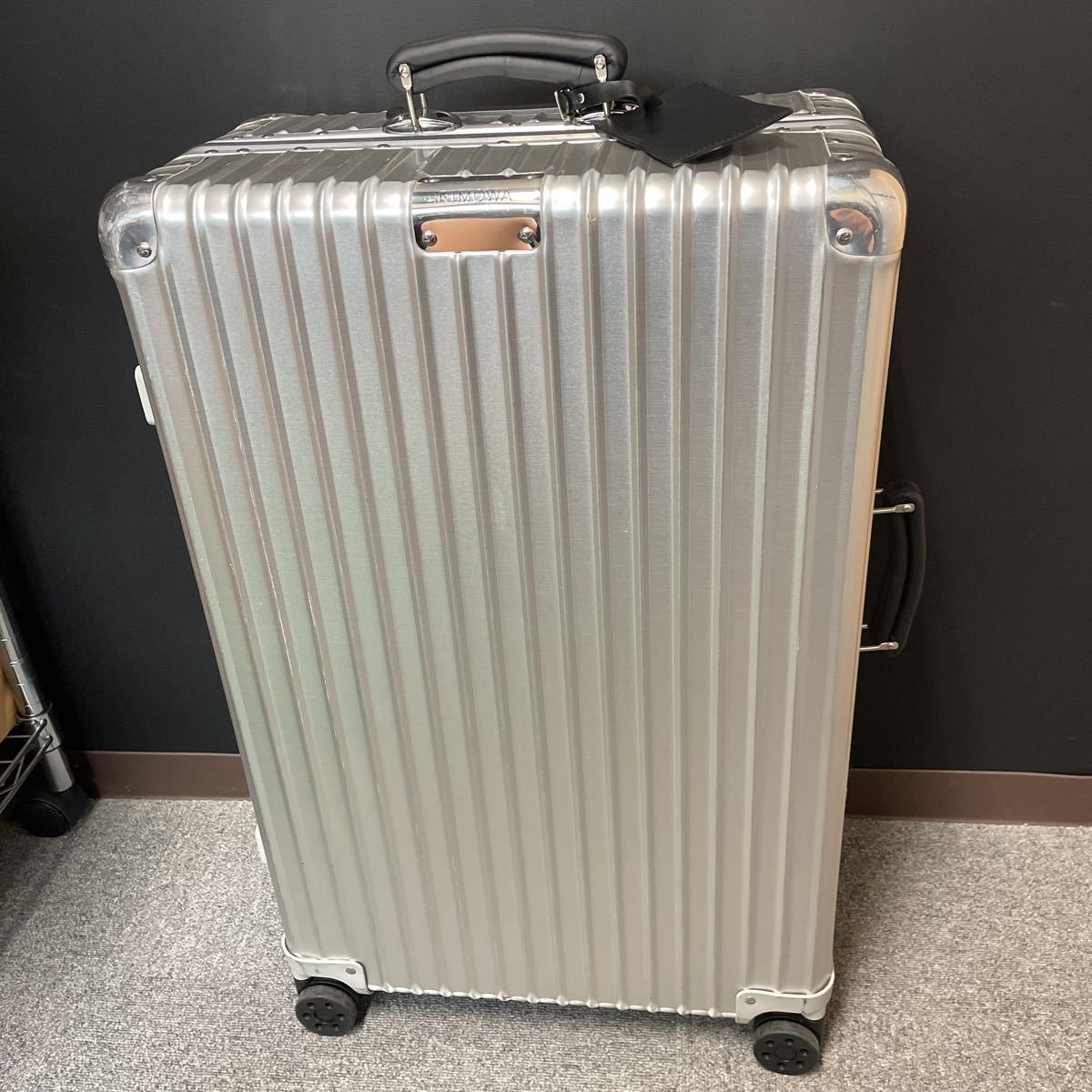 豊富な，限定SALE RIMOWAリモワ クラシック チェックイン M 61L NEW CLASSIC Check-In M スーツケース 973.63(リモワ)｜売買されたオークション情報、yahooの商品情報をアーカイブ公開 - オークファン リモワ