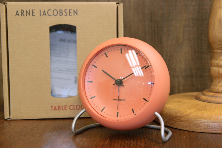 新品 国内正規品 ARNE JACOBSEN (アルネヤコブセン) テーブルクロック
