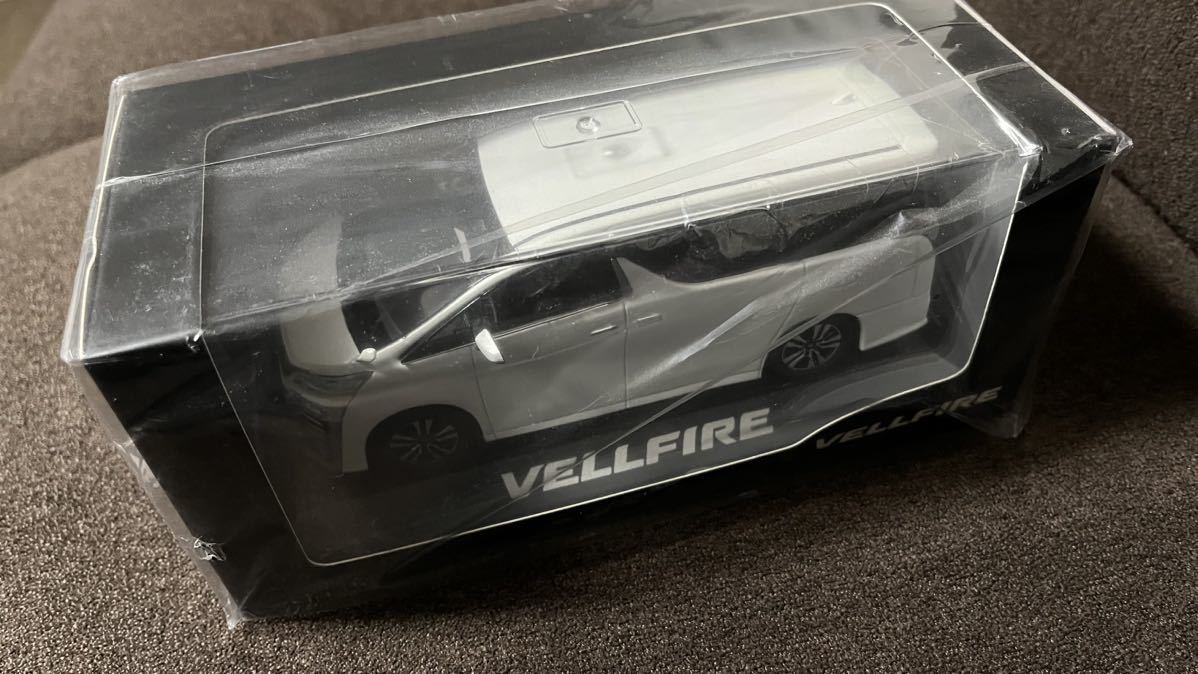 非売品】トヨタ ヴェルファイア ミニカー 1/30スケール ダイキャスト製