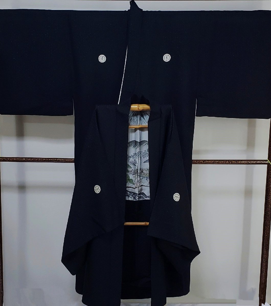 AM4　絹　男紋付　着物・羽織セット　5つ紋入り　黒地ダイヤ　成人式・結婚式　身丈142ｃｍ　超美品