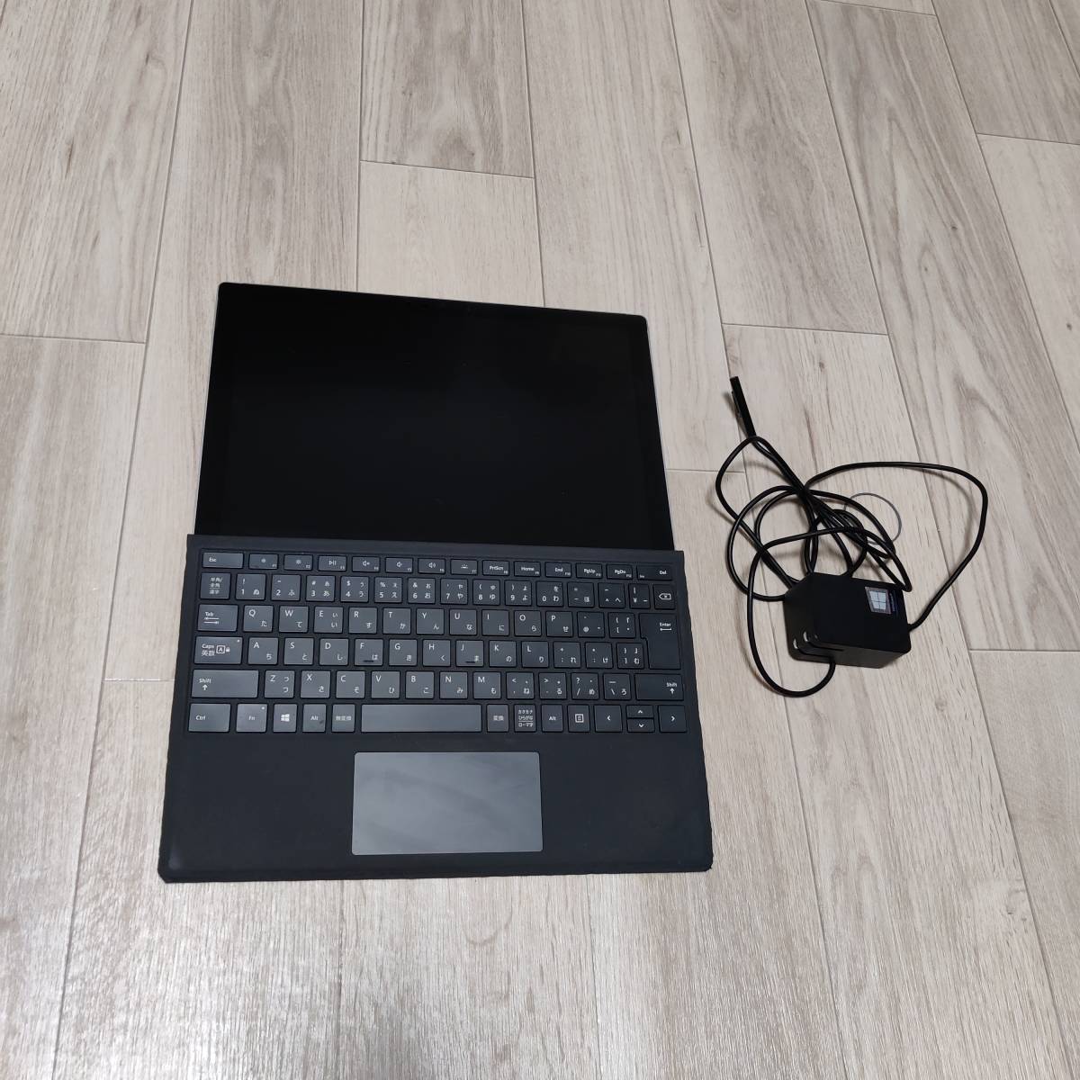 美品★Surface Pro5 256GB/8GB 本体＋ACアダプタ＋箱セット 美品☆Surface Pro5 256GB/8GB 本体＋ACアダプタ＋箱セット Amazon.co.jp: