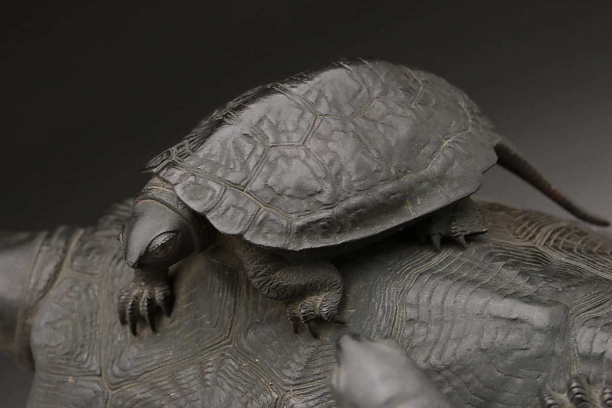 EF209 明治-昭和【名工 野上龍起 作】精巧 秀逸作 鋳銅「親子亀」幅