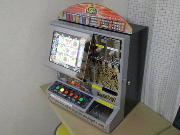 ☆【中古】卓上型メダル払出し8ラインビデオスロットゲーム機☆(筐体 