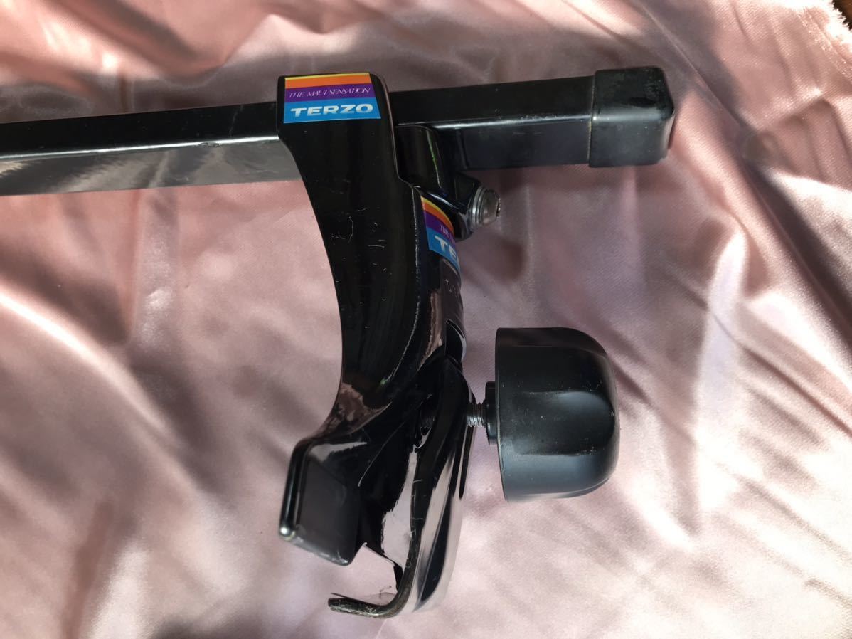 TERZO ベースキャリア ルーフ　テルッツォ　PIAA THE MAUI SENSATION バーの長さ:約128cm 取付ホルダーNO.337 Terzo テルッツォ (by EB92AB 型式 PIAA株式会社｜TERZO（テルッツォ）｜業務用キャリア製品情報