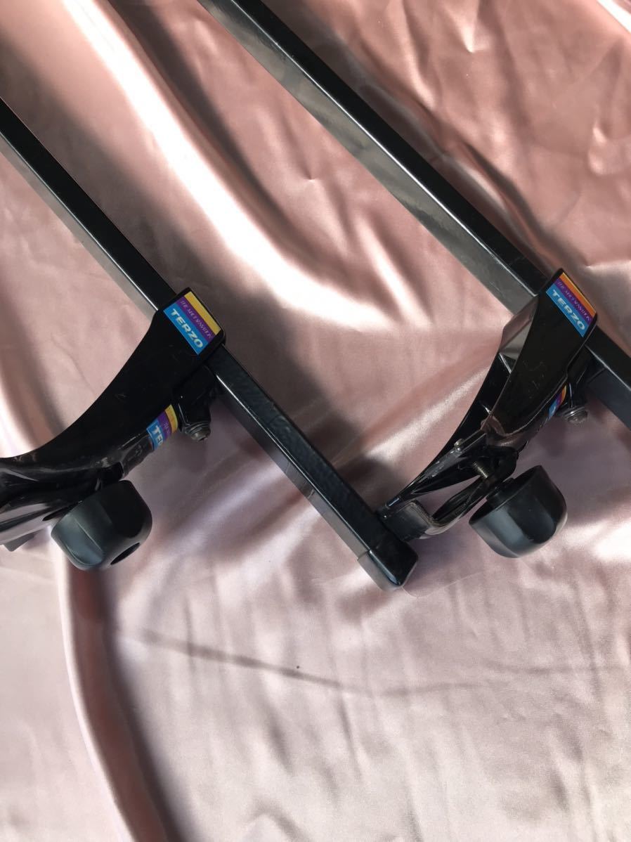TERZO ベースキャリア ルーフ　テルッツォ　PIAA THE MAUI SENSATION バーの長さ:約128cm 取付ホルダーNO.337 Terzo テルッツォ (by EB92AB 型式 PIAA株式会社｜TERZO（テルッツォ）｜業務用キャリア製品情報
