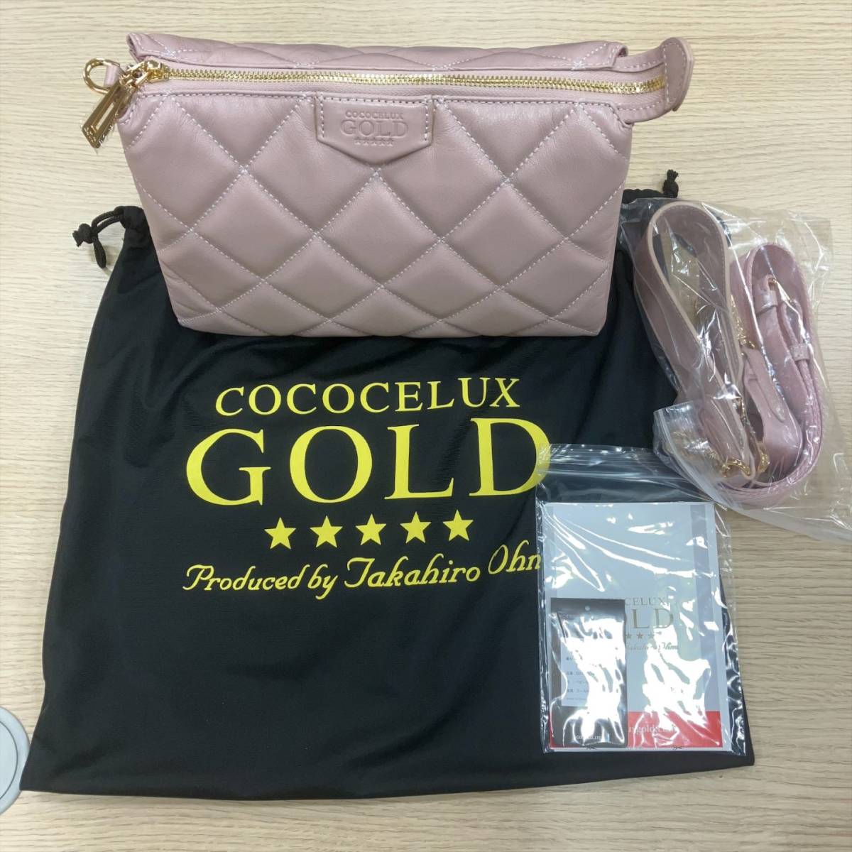 COCOCELUX cococelux GOLD ショルダーバッグ gold GOLDの新品フリマ 