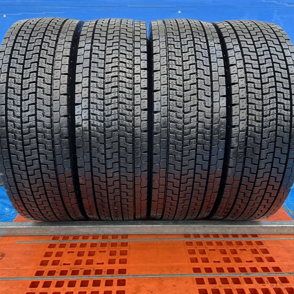 車 215/70R17.5 123/121J ヨコハマ2本セット