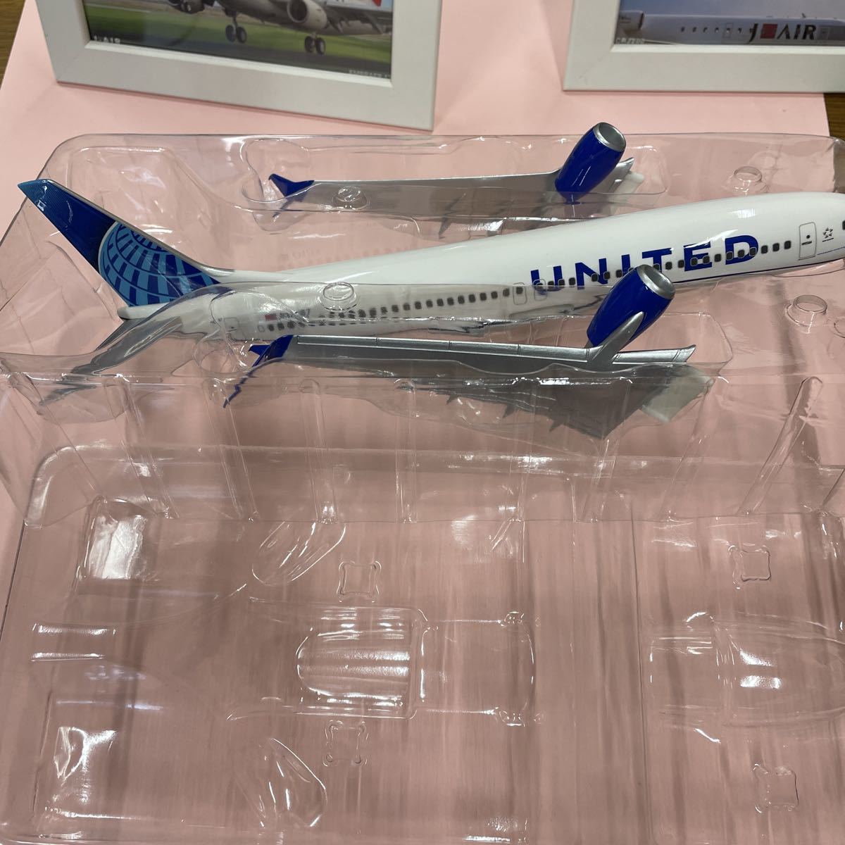 パックミン1/144】ユナイテッド航空ボーイング 737-800 エコノミー