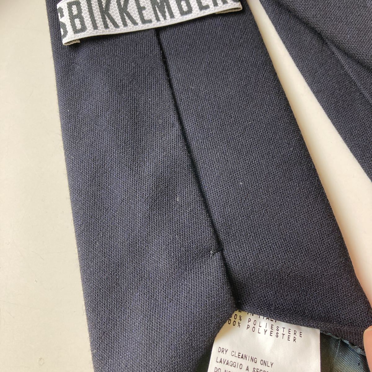 DIRK BIKKEMBERGS メタル アクセサリー ネクタイ 2本付 黒 濃紺 ダーク