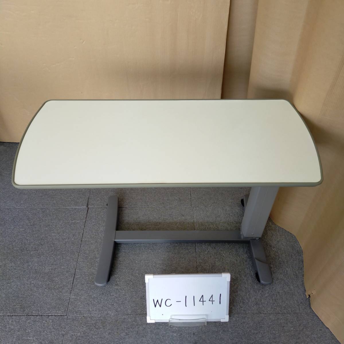 パラマウントベッド | OT-11441）在庫処分&frasl;特価 サイドテーブル KF BED PARAMOUNT パラマウントベッド株式会社 シークレットセール パラマナビ 旧インタイム1000在庫処分キャンペーン！なんと本体価格から40 製品・サービス パラマウントベッドパートナーショップ ロック 組立設置費無料パラマウントベッドレントシリーズ 介護