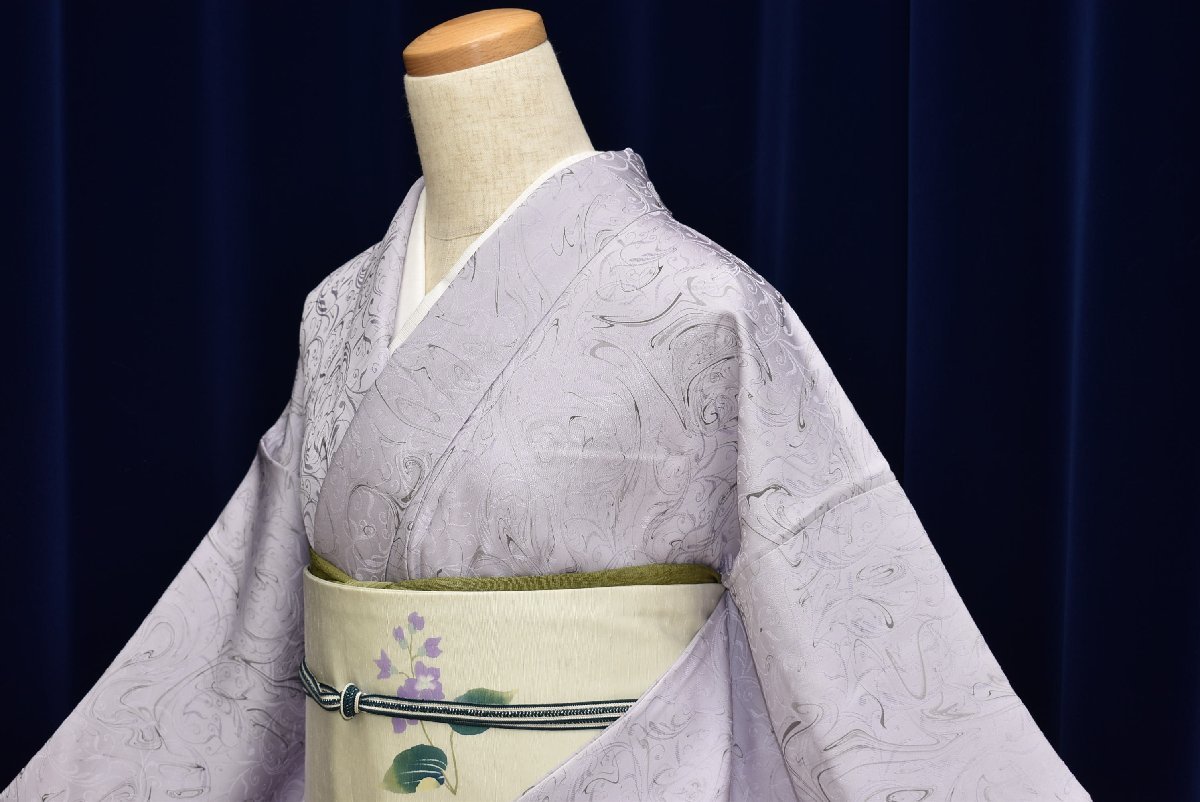 【ちどりや】正絹　小紋　袷　広衿　身丈153.5cm/裄63.5cm　S寸　唐草風地紋　墨流し　薄藤鼠　G118