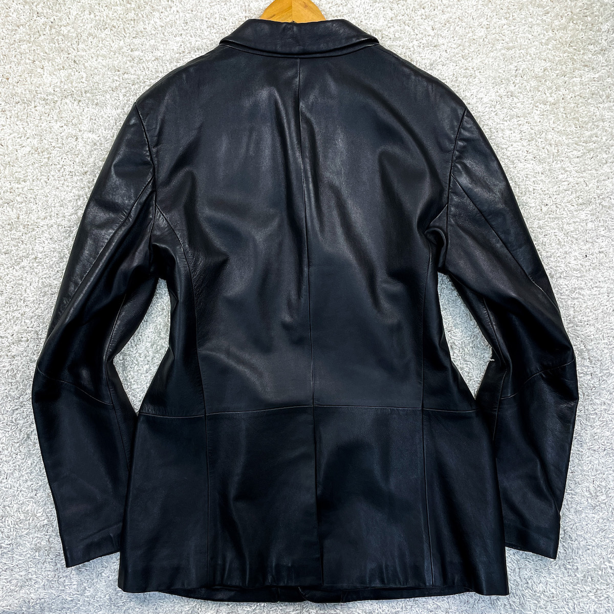 EMPORIO ARMANI】上質な着こなし◎シープスキン 羊革 ラムレザー 