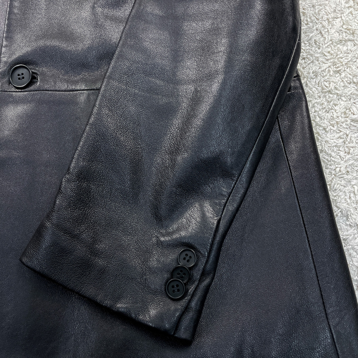 EMPORIO ARMANI】上質な着こなし◎シープスキン 羊革 ラムレザー 