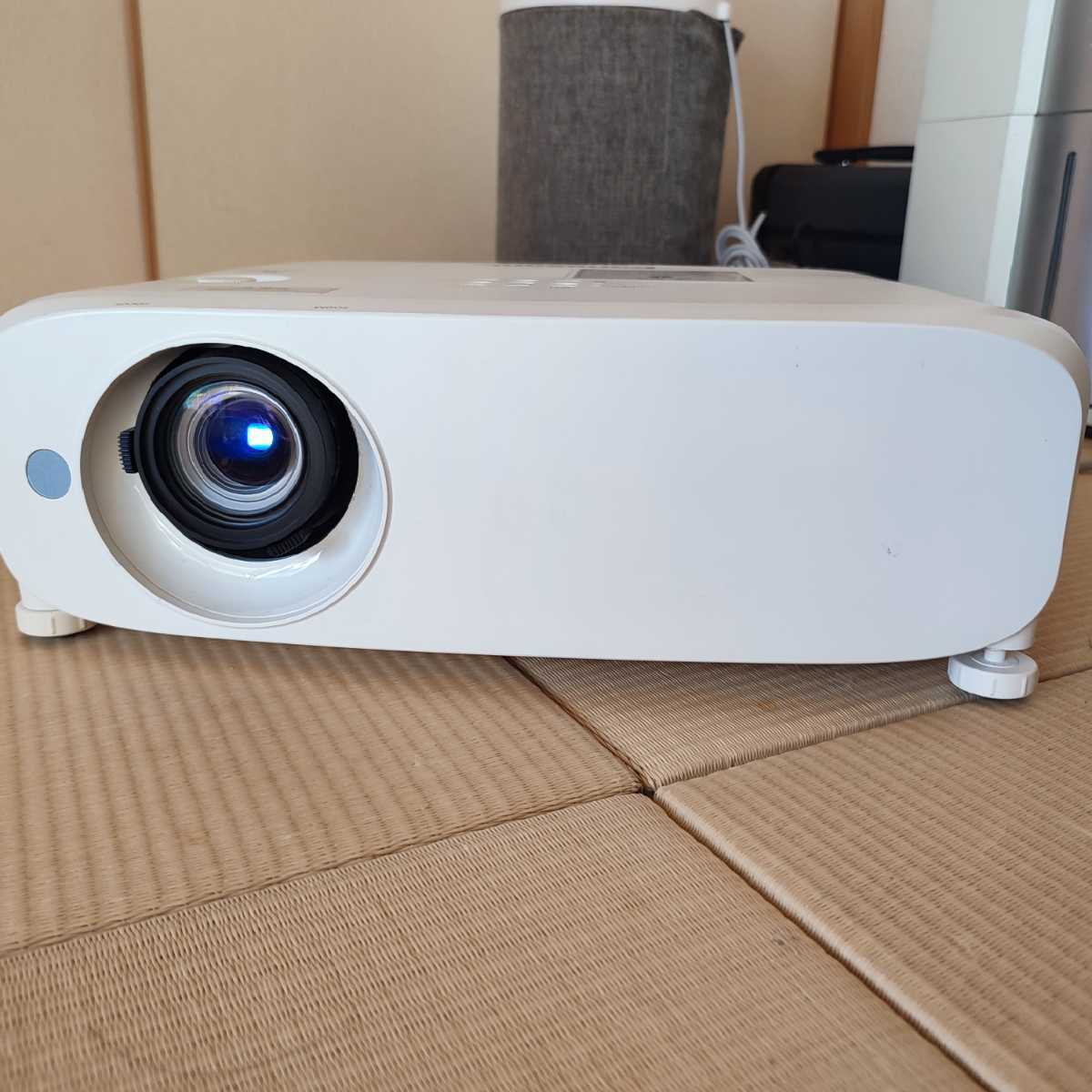 パナソニック　液晶　プロジェクターPT-Ｖ605N