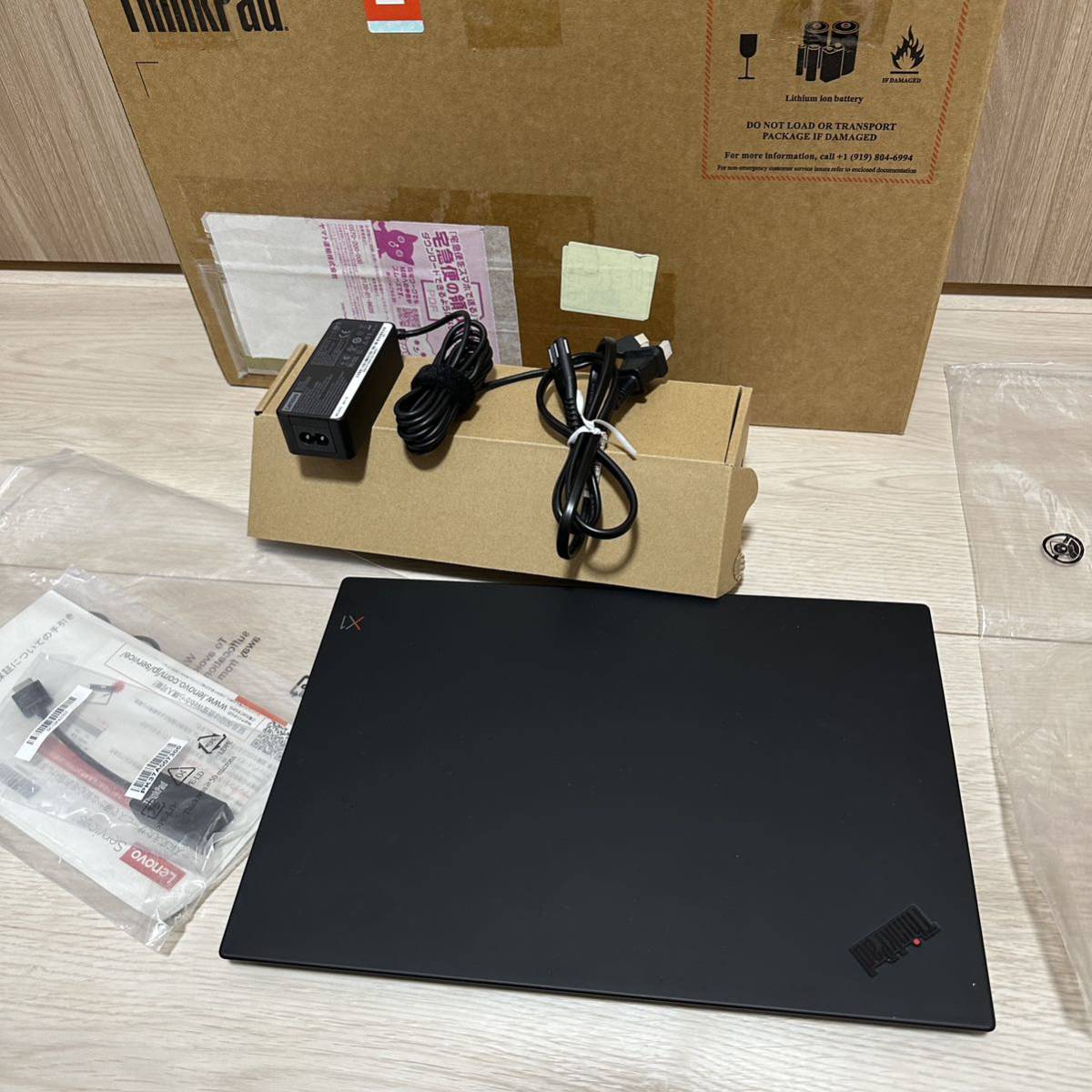 新品同様　ThinkPad X1 Carbon 2018 第6世代　タッチパネル