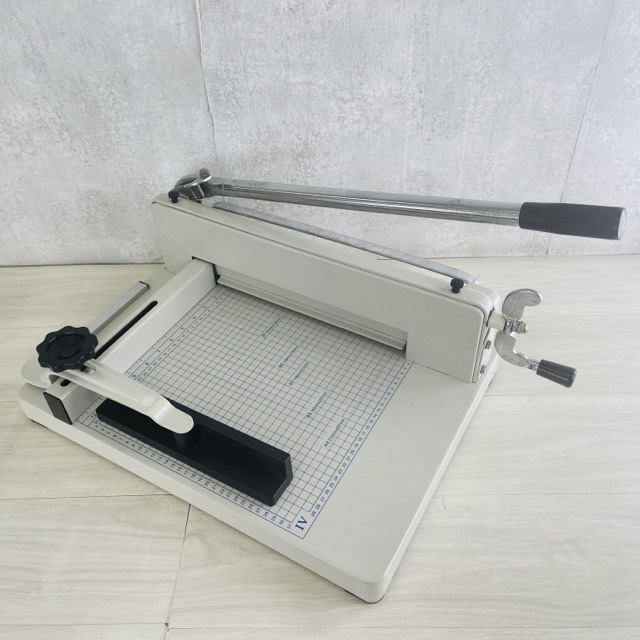 裁断機 【中古】ダイシン商事 DS-858A4 大型裁断機 A4 ペーパー