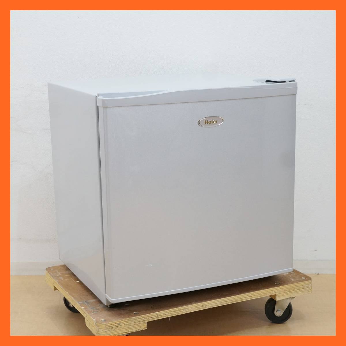 東ハ:【ハイアール】1ドア 前開き式 冷凍庫 38L JF-NU40B アイス