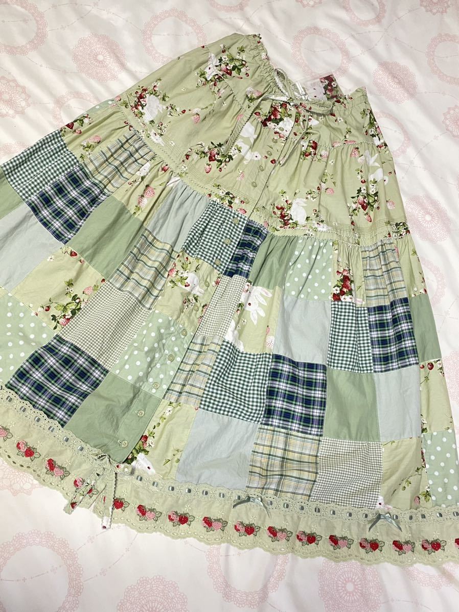 NO451☆ピンクハウス【2022年美品、残布ボタンつき】野いちごの森柄