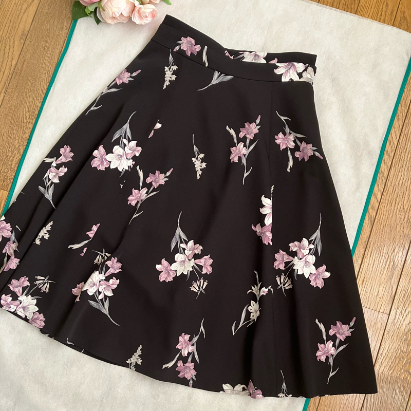 ★美品★【ミッシュマッシュ】お花模様が美しい♪フレアスカート☆ブラック