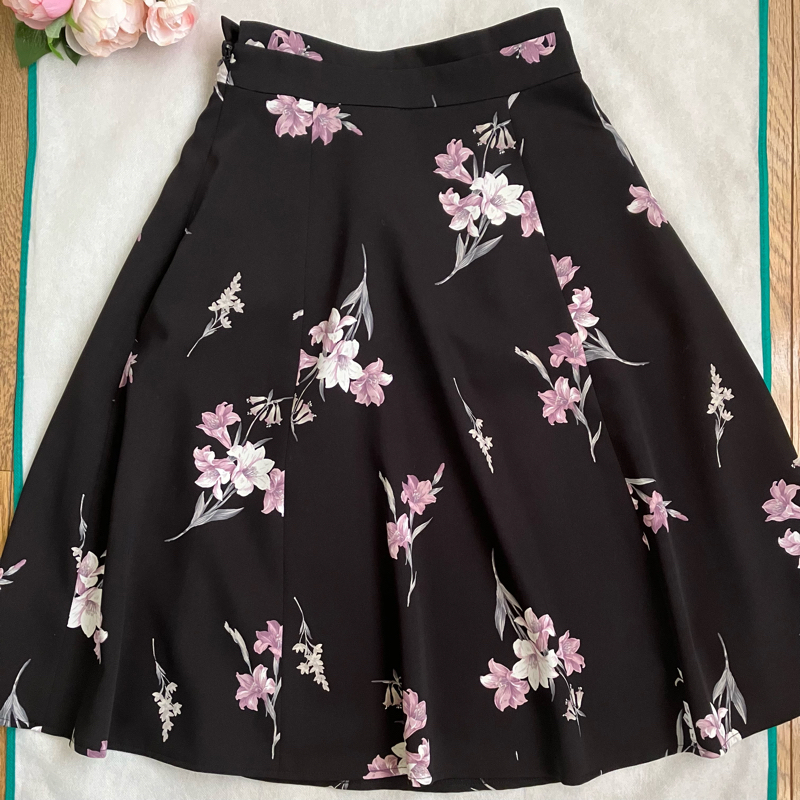 ★美品★【ミッシュマッシュ】お花模様が美しい♪フレアスカート☆ブラック