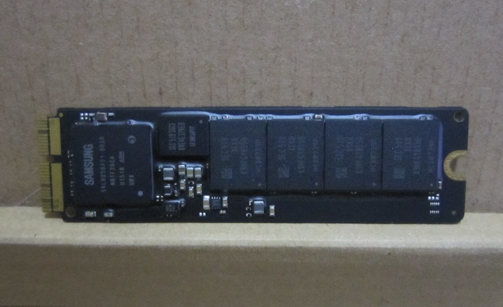 apple純正SSD 256GB Samsung製 MZ-JPV256R/0A2 故障ジャンク品(MacBook